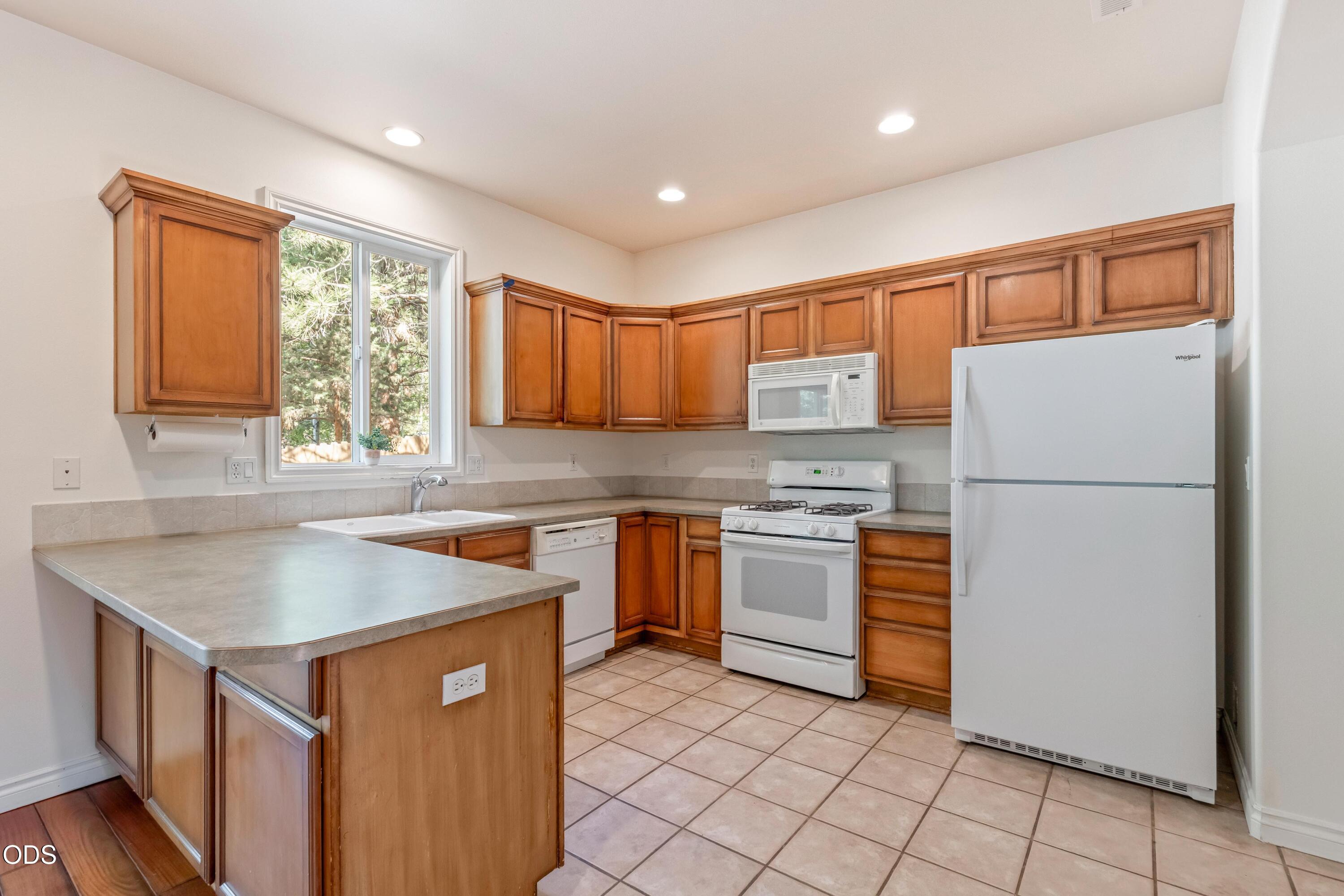 61192 Southwest Tall Timber Court Bend, OR 97702 - Photo 11 of 45