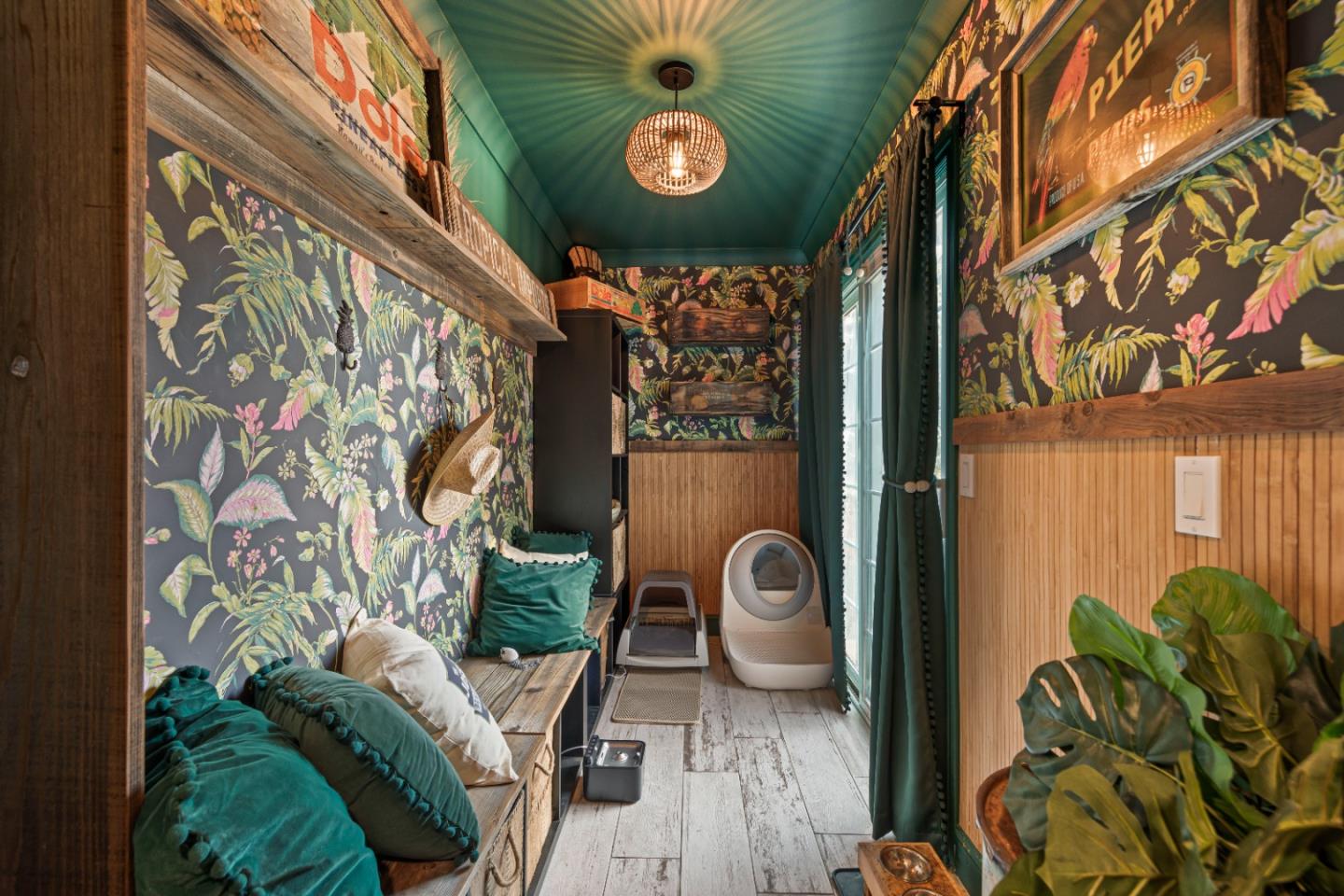 9735 New Avenue Gilroy, CA 95020 - Photo 22 of 52 a view of a entryway with wooden floor