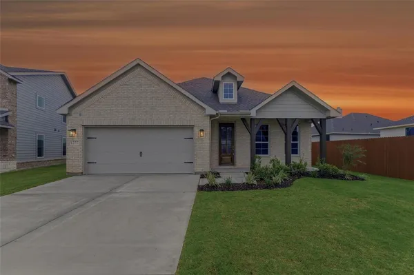 $369,900 | 1237 Frio Drive, Springtown, TX 76082
