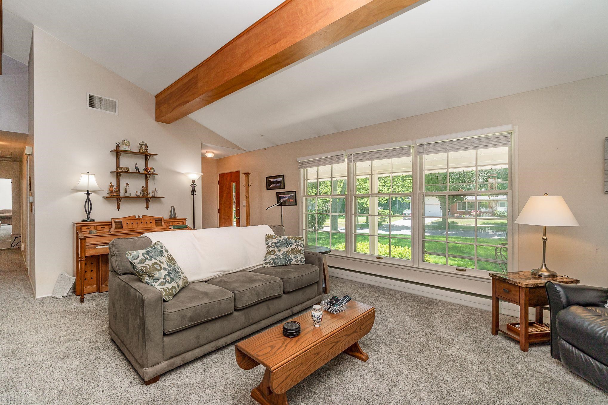 960 Falkirk Road Alma, MI 48801 - Photo 5 of 25 1901390-4.JPG