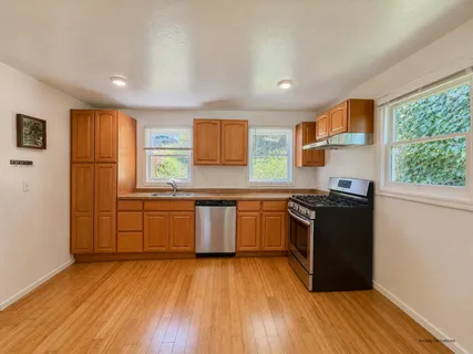 $700,000 | 1035-1037 Warfield Avenue, Oakland, CA 94610