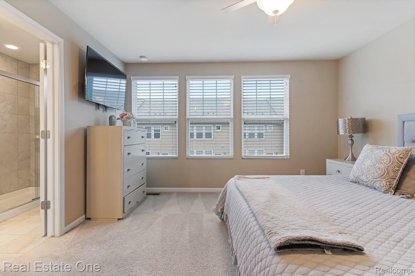 2582 Helmsdale Circle, Unit 78 Rochester, MI 48307 - Photo 23 of 30 DSC05350.jpg