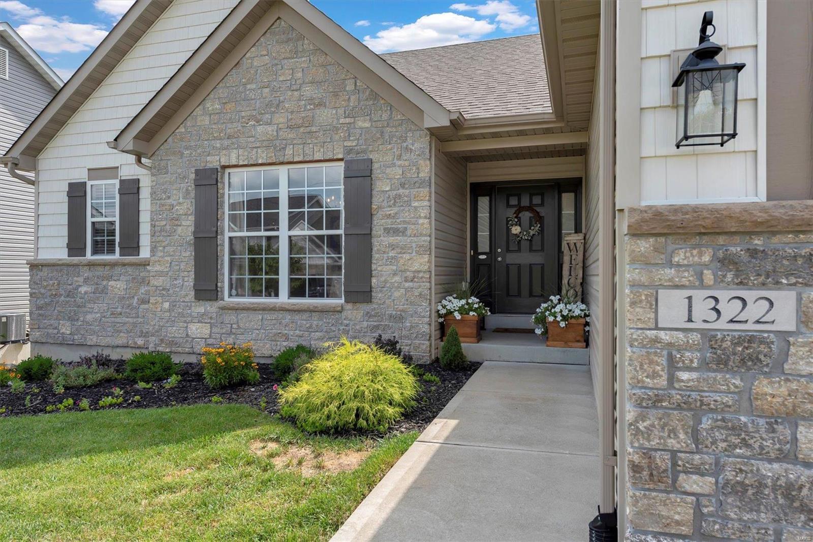 1322 Spring Lilly Drive High Ridge, MO 63049 - Photo 2 of 35