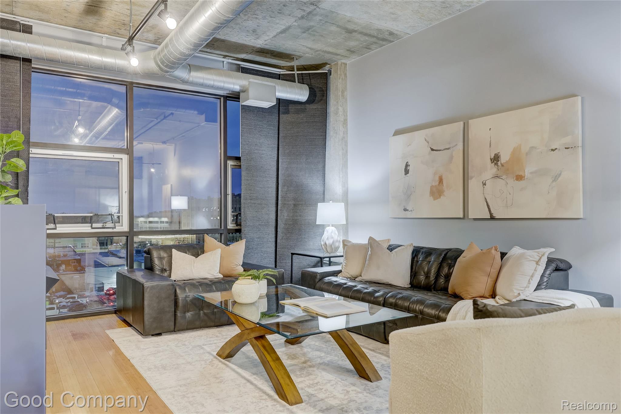 100 West Fifth Street, Unit 604 Royal Oak, MI 48067 - Photo 21 of 57 100 W. 5th St. #604-21.jpg