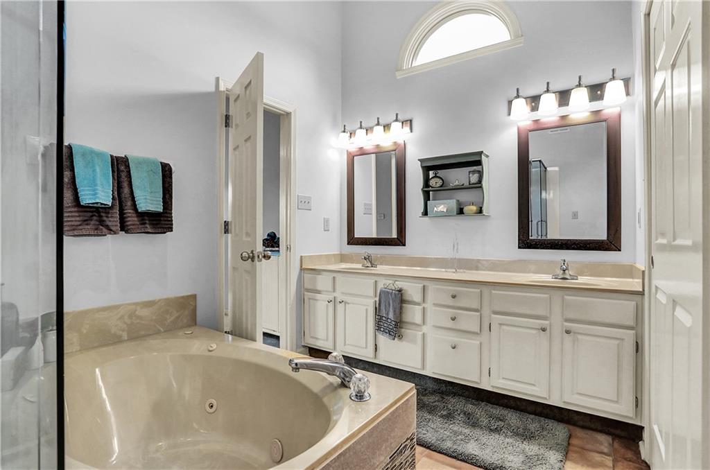 10730 Thistle Ridge Fishers, IN 46038 - Photo 25 of 46 Gallery Image 25