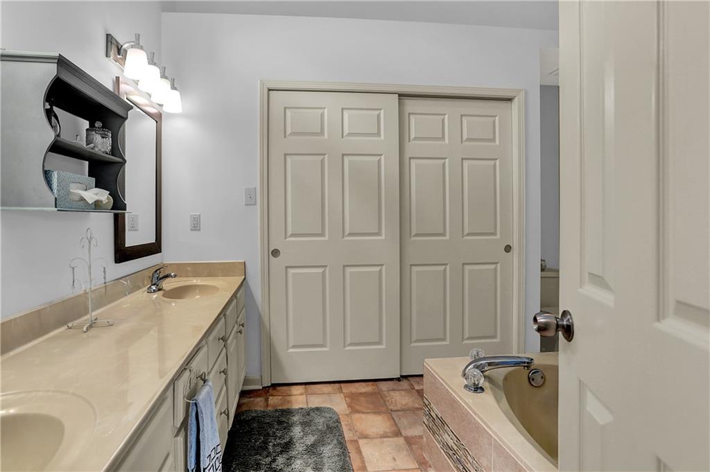 10730 Thistle Ridge Fishers, IN 46038 - Photo 27 of 46 Gallery Image 27