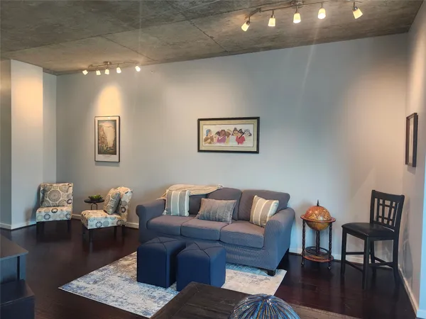 $300,000 | 5925 Almeda Road, Unit 11513, Houston, TX 77004