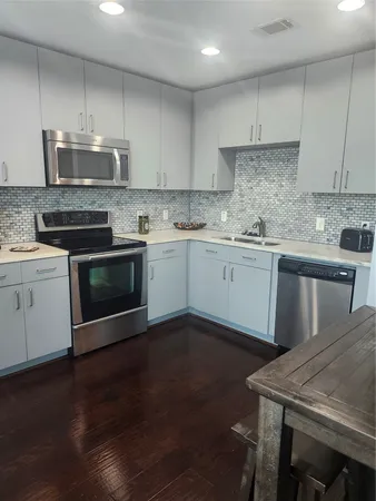 $300,000 | 5925 Almeda Road, Unit 11513, Houston, TX 77004