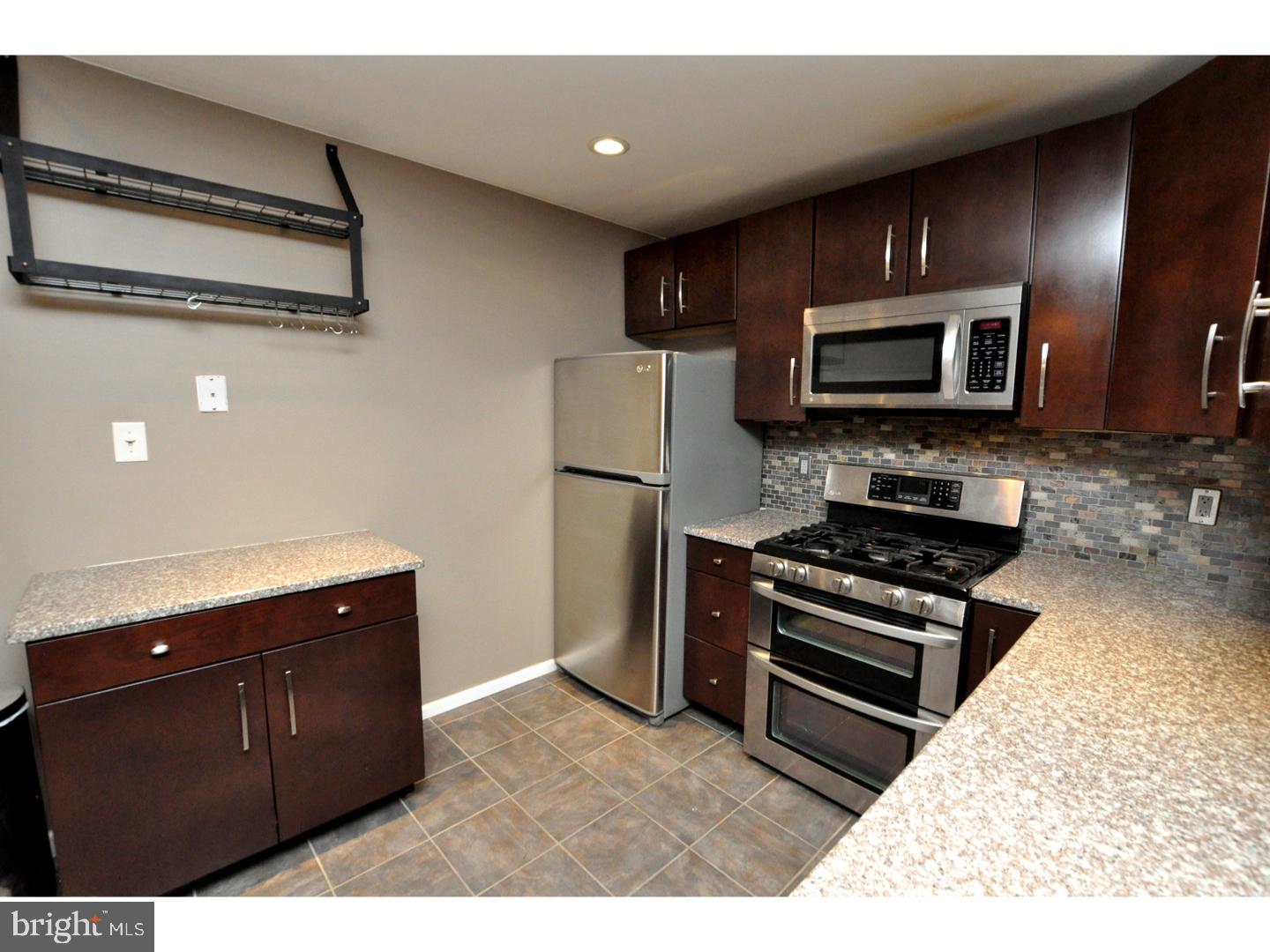 2406 Rabbit Run Road Marlton, NJ 08053 - Photo 9 of 25