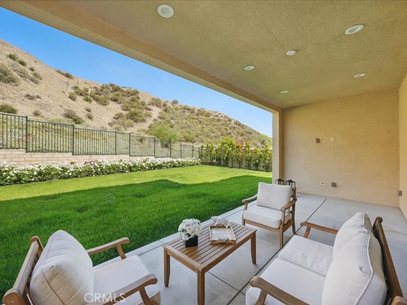 18814 Annmae Place Saugus, CA 91350 - Photo 17 of 57