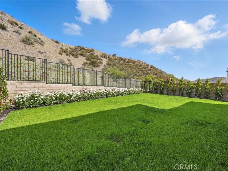 18814 Annmae Place Saugus, CA 91350 - Photo 20 of 57