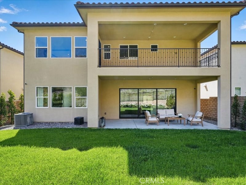 18814 Annmae Place Saugus, CA 91350 - Photo 22 of 57