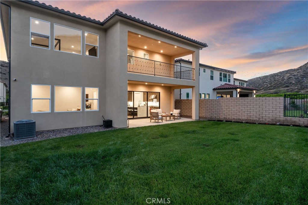 18814 Annmae Place Saugus, CA 91350 - Photo 24 of 57