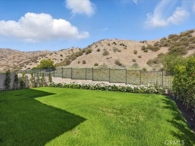 18814 Annmae Place Saugus, CA 91350 - Photo 26 of 57