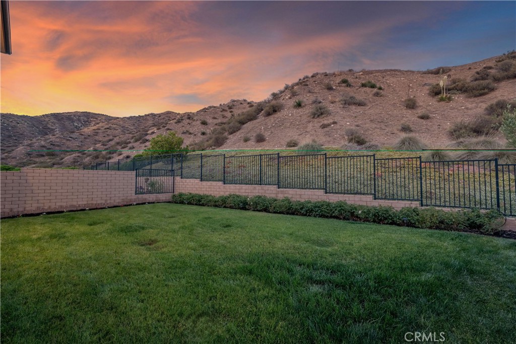 18814 Annmae Place Saugus, CA 91350 - Photo 27 of 57