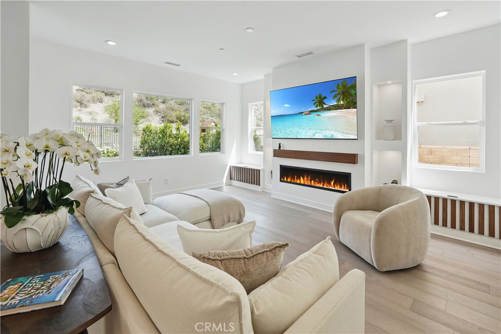 18814 Annmae Place Saugus, CA 91350 - Photo 28 of 57