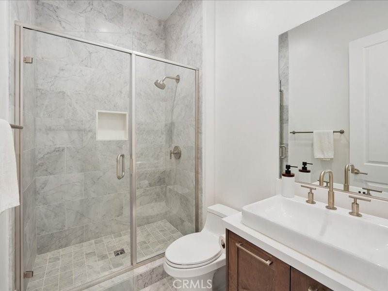 18814 Annmae Place Saugus, CA 91350 - Photo 32 of 57