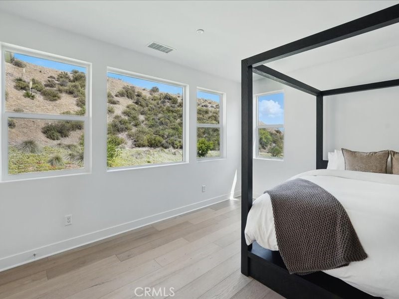 18814 Annmae Place Saugus, CA 91350 - Photo 37 of 57