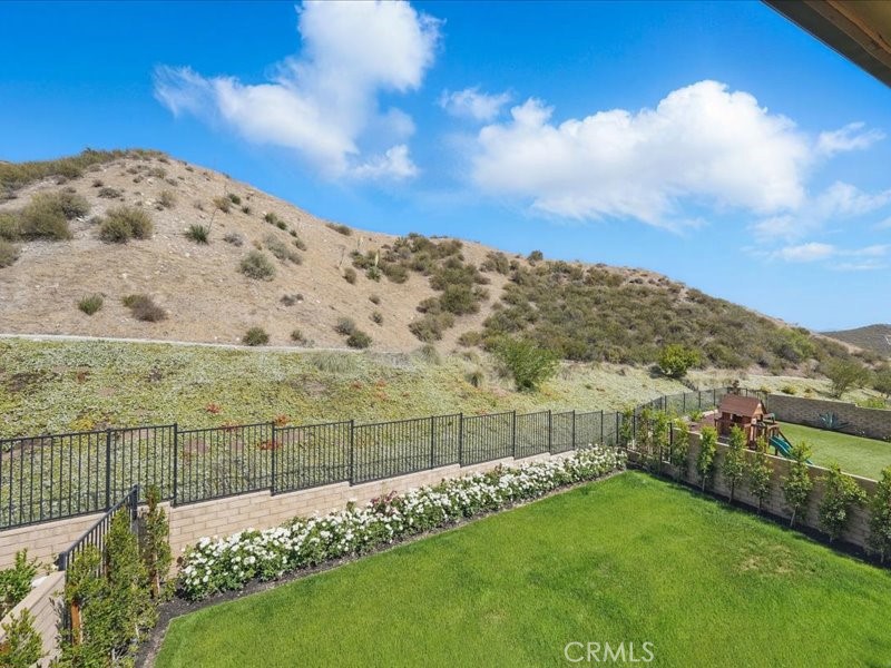 18814 Annmae Place Saugus, CA 91350 - Photo 39 of 57