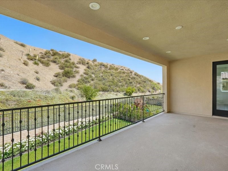 18814 Annmae Place Saugus, CA 91350 - Photo 40 of 57