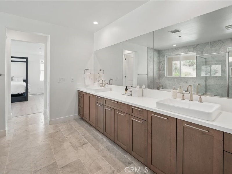 18814 Annmae Place Saugus, CA 91350 - Photo 43 of 57