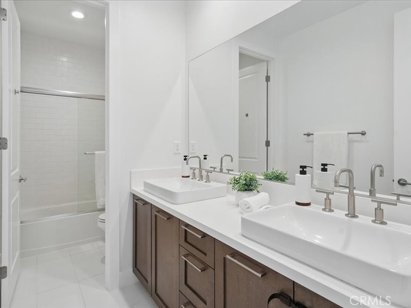 18814 Annmae Place Saugus, CA 91350 - Photo 46 of 57