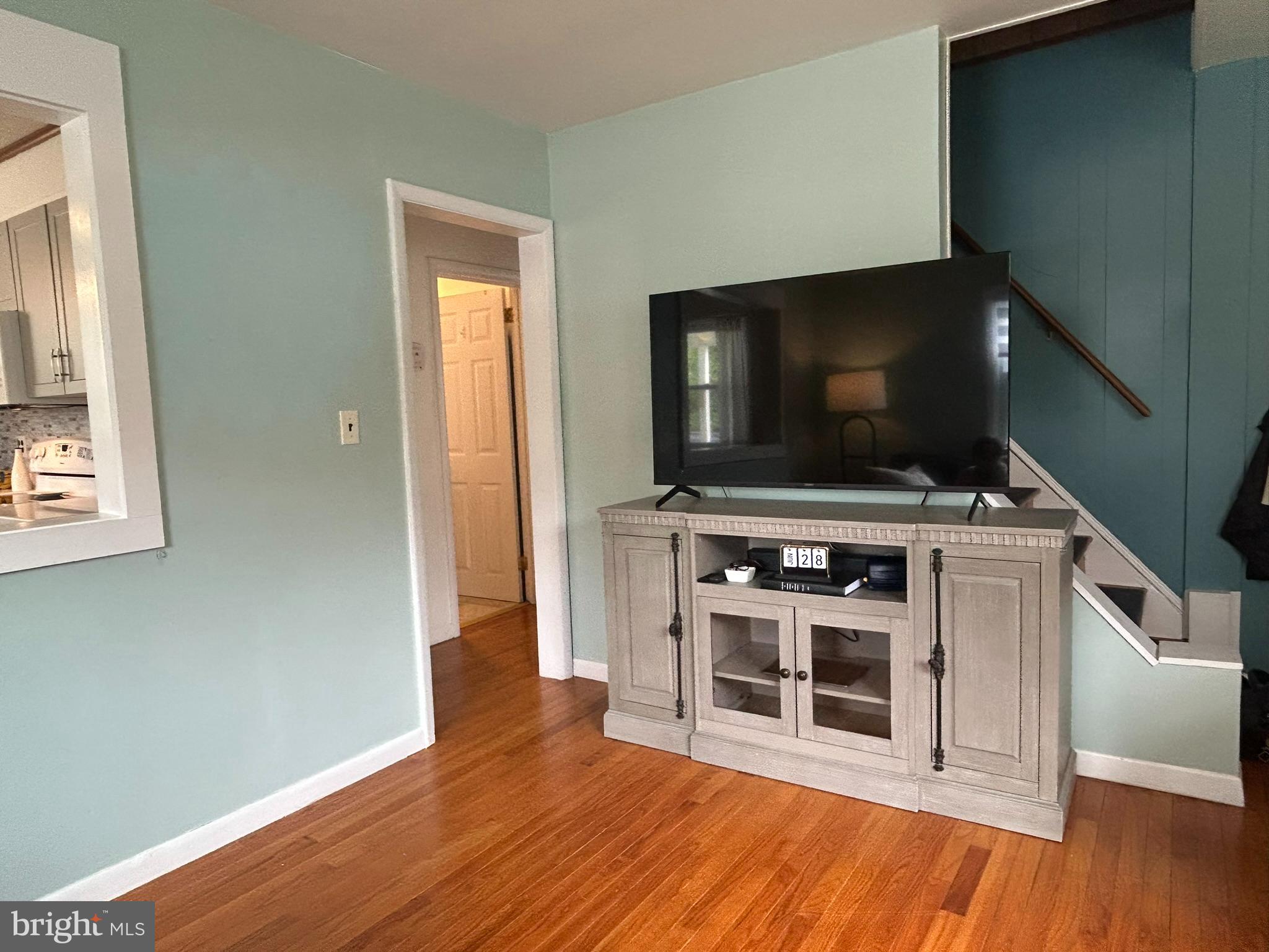 138 East 7 Stars Road Phoenixville, PA 19460 - Photo 10 of 42 Living Room