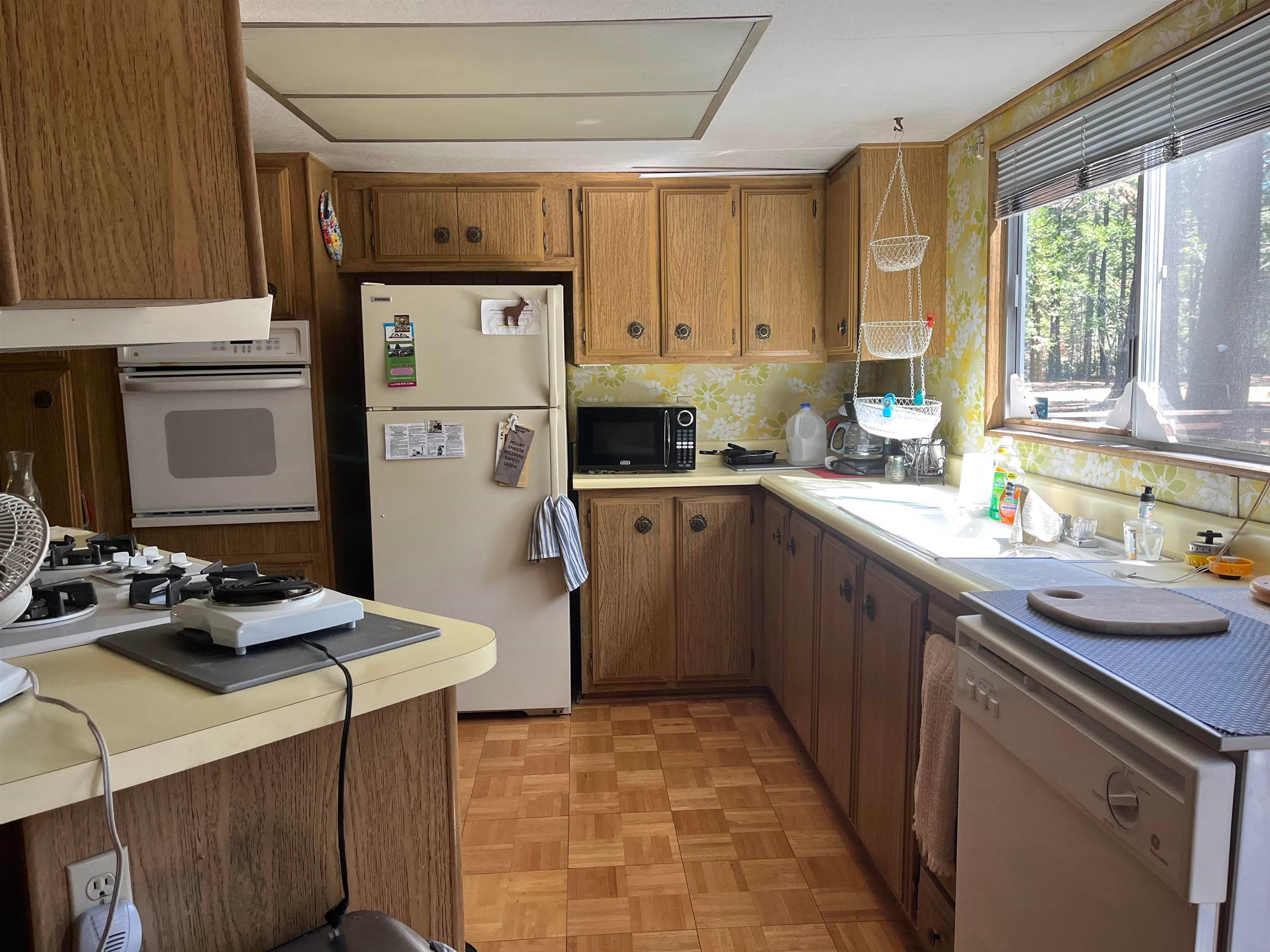 620 Wisner Road Mount Shasta, CA 96067 - Photo 10 of 35 Gallery Image 10