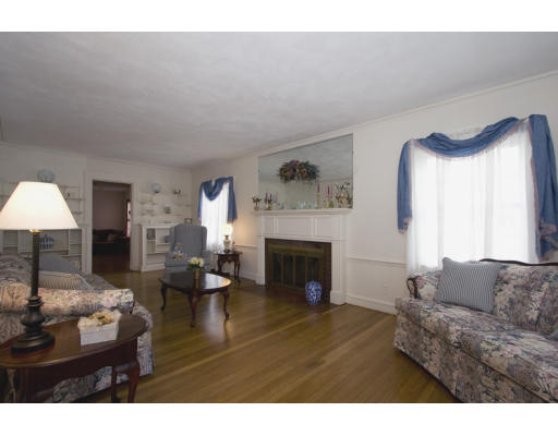 42 Oliver Road Belmont, MA 02478 - Photo 3 of 19 Gallery Image 3