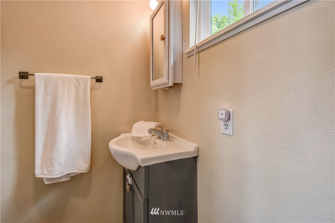 22808 Brier Road Brier, WA 98036 - Photo 14 of 29