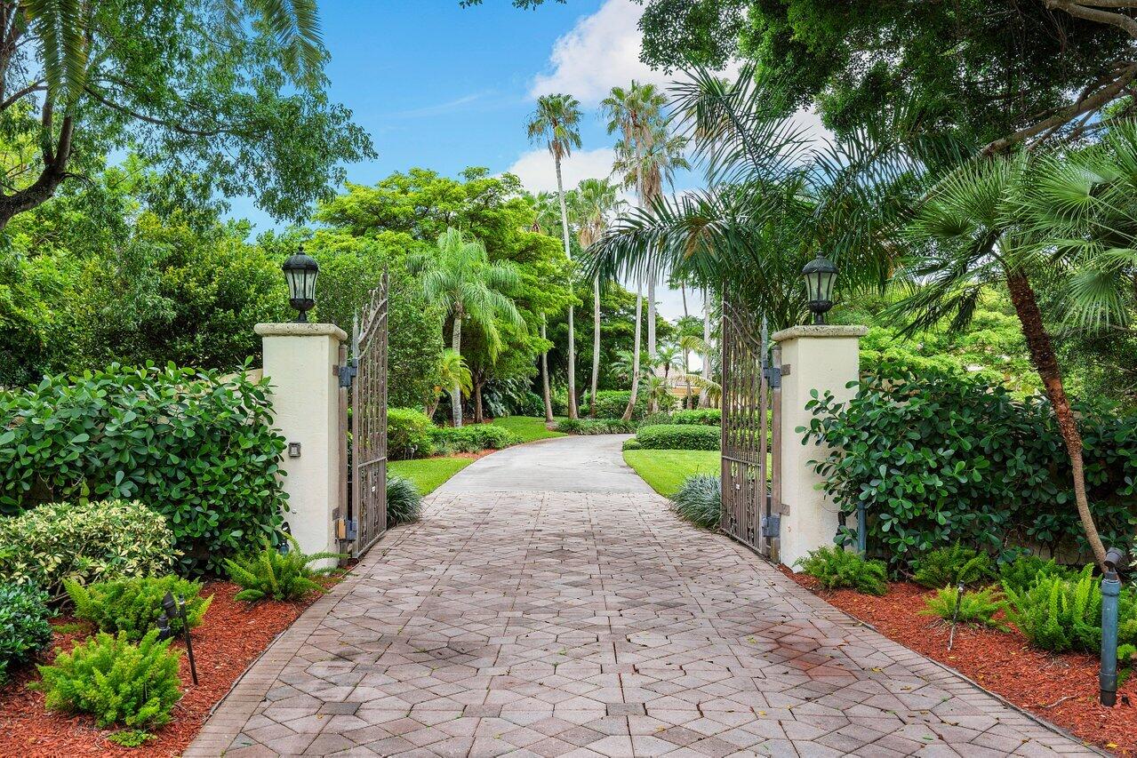 6027 Le Lac Road Boca Raton, FL 33496 - Photo 3 of 30 PRIVATE GATED ENTRANCE