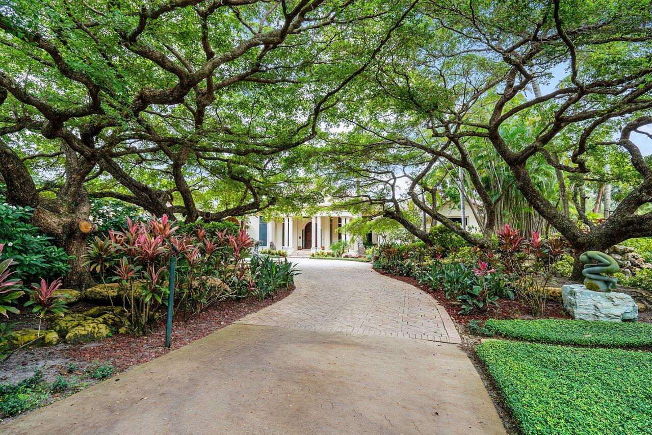 6027 Le Lac Road Boca Raton, FL 33496 - Photo 5 of 30 DRIVEWAY