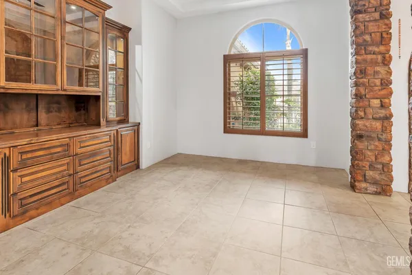 $979,000 | Undisclosed Address, Bakersfield, CA 93312