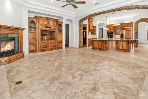 $979,000 | Undisclosed Address, Bakersfield, CA 93312