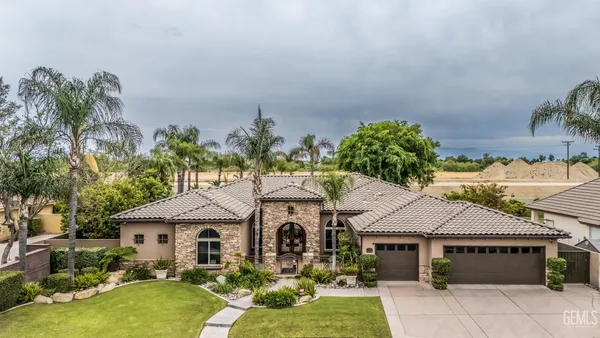 $979,000 | Undisclosed Address, Bakersfield, CA 93312