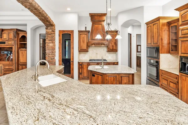 $979,000 | Undisclosed Address, Bakersfield, CA 93312