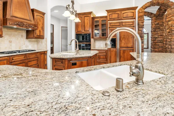 $979,000 | Undisclosed Address, Bakersfield, CA 93312