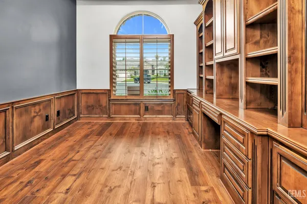 $979,000 | Undisclosed Address, Bakersfield, CA 93312