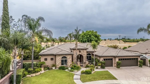 $979,000 | Undisclosed Address, Bakersfield, CA 93312