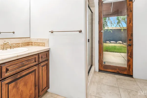 $979,000 | Undisclosed Address, Bakersfield, CA 93312