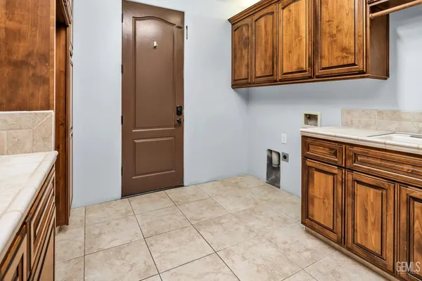 $979,000 | Undisclosed Address, Bakersfield, CA 93312