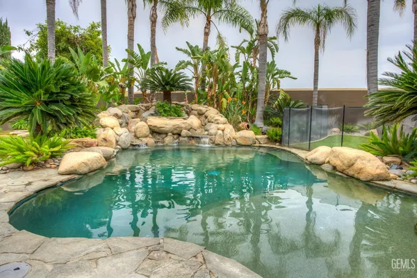 $979,000 | Undisclosed Address, Bakersfield, CA 93312