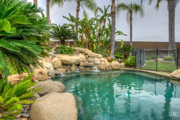 $979,000 | Undisclosed Address, Bakersfield, CA 93312