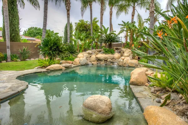 $979,000 | Undisclosed Address, Bakersfield, CA 93312