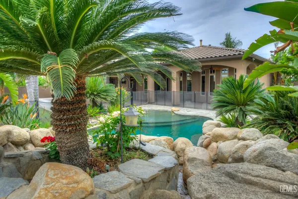 $979,000 | Undisclosed Address, Bakersfield, CA 93312