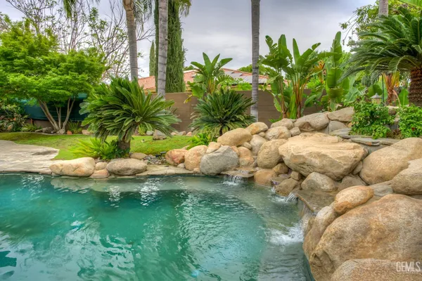 $979,000 | Undisclosed Address, Bakersfield, CA 93312