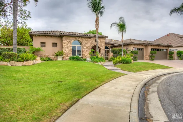 $979,000 | Undisclosed Address, Bakersfield, CA 93312