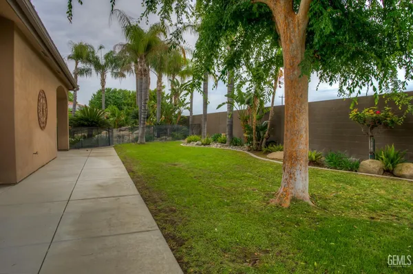 $979,000 | Undisclosed Address, Bakersfield, CA 93312