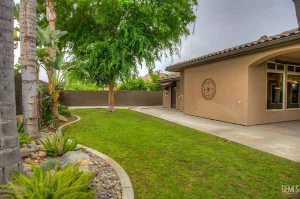 $979,000 | Undisclosed Address, Bakersfield, CA 93312