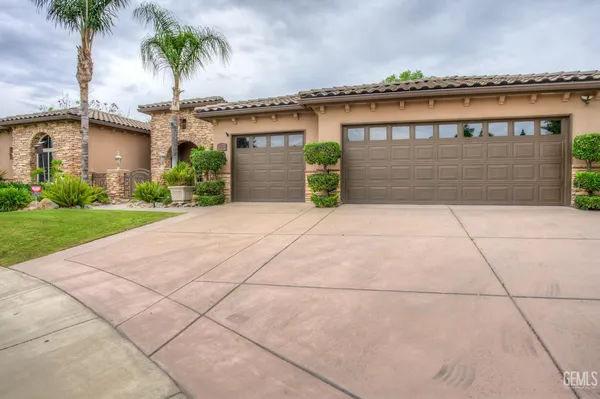 $979,000 | Undisclosed Address, Bakersfield, CA 93312